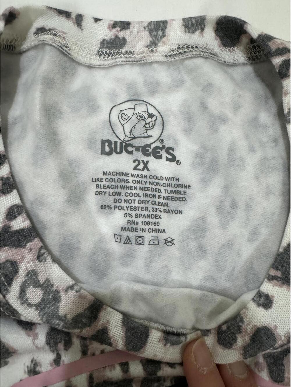 NWT Buc-ee’s Leopard Print Fleece Pullover Gray & Pink Plus 2X Cozy Loungewear - Picture 6 of 9